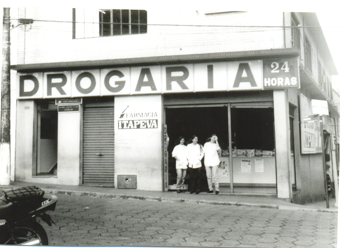 Fazfarma em 1995 — Drogaria 24 horas